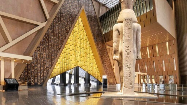 Grand Egyptian Museum Ausflug ab Hurghada - Eingangsbereich des GEM