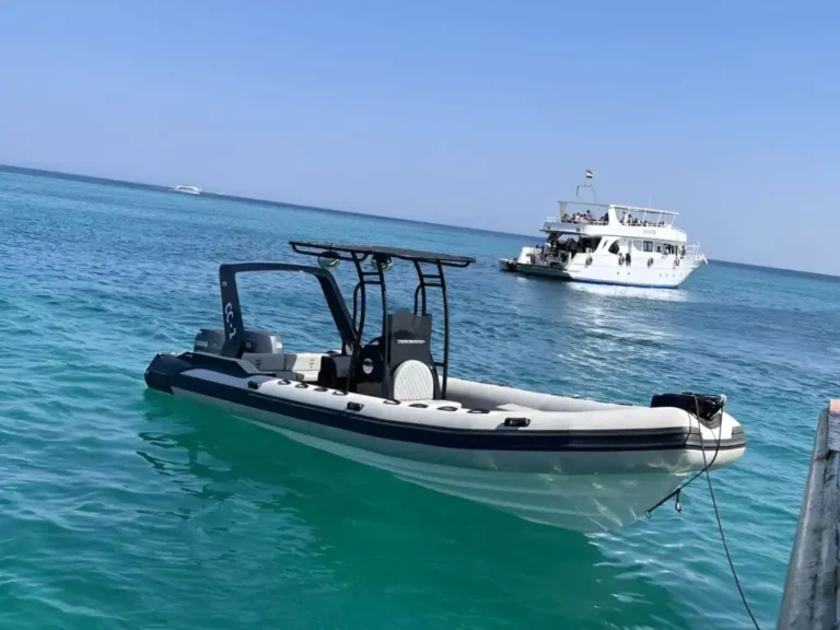 Entspannungs und Wellnessurlaube in Hurghada – Ruhiges Massage-Arrangement mit duftenden Ölen
