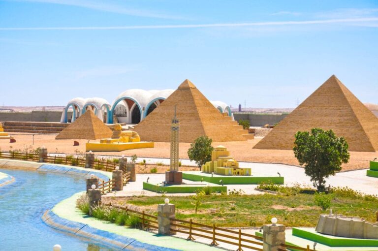 Mini Egypt Park für Kinder - Pyramiden von Gizeh in Miniatur